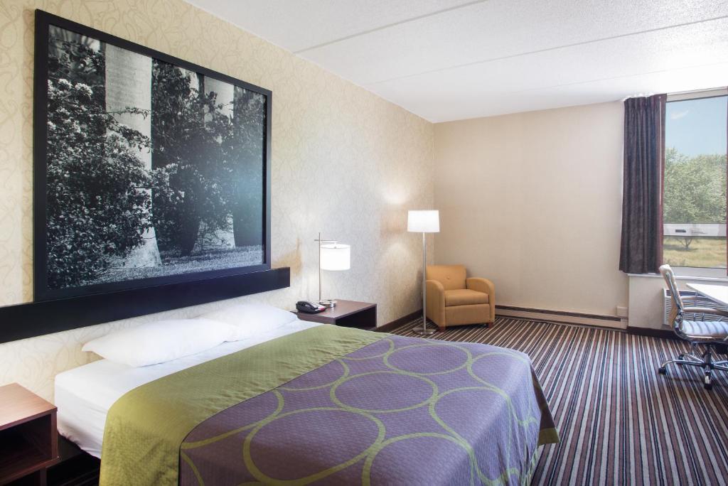 Super 8 by Wyndham Plattsburgh - Queen Studio - Nichtraucher