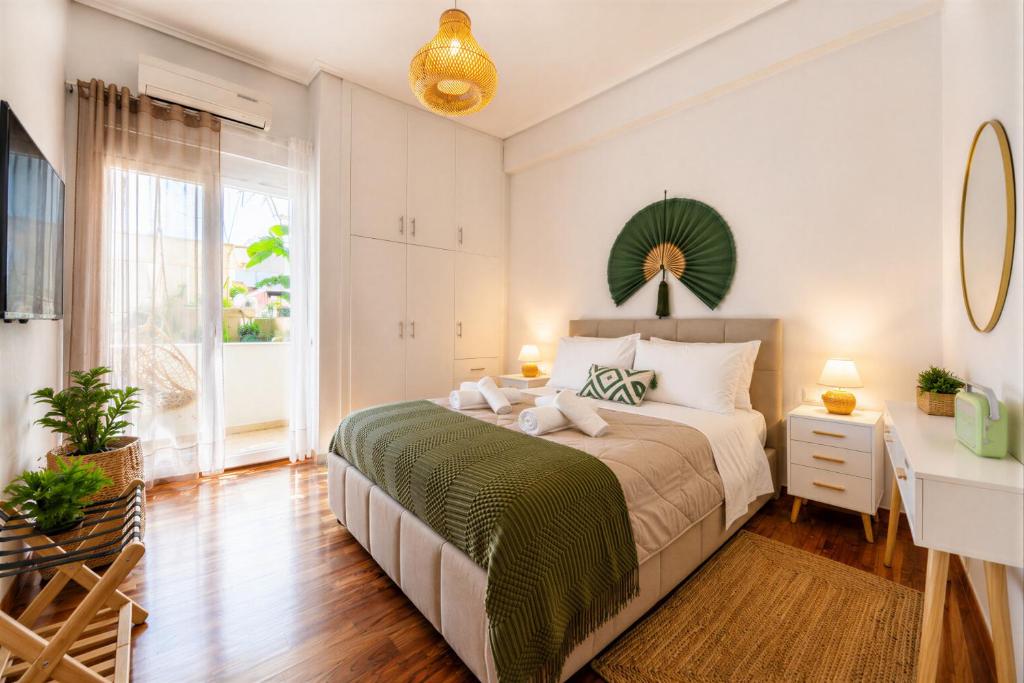 Boho Studio with Balcony Swing near Kalamata Center
