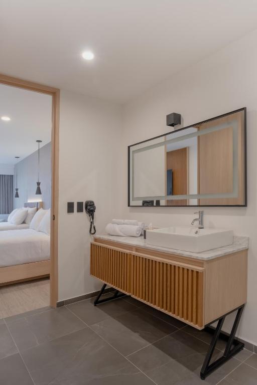 Hotel Luure Bosque Real - Suite King Con Balcón