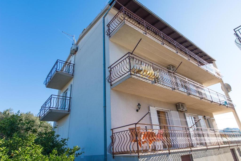 Balkón nebo terasa v ubytování Apartmani Gaube