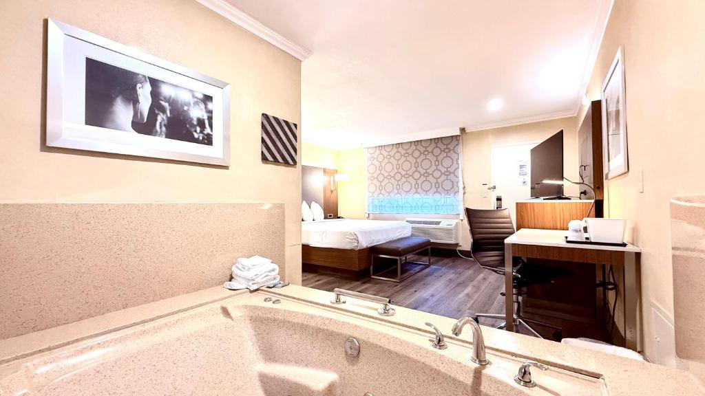 Best Western Hollywood Plaza Hotel - Walk of Fame Film City LA photo