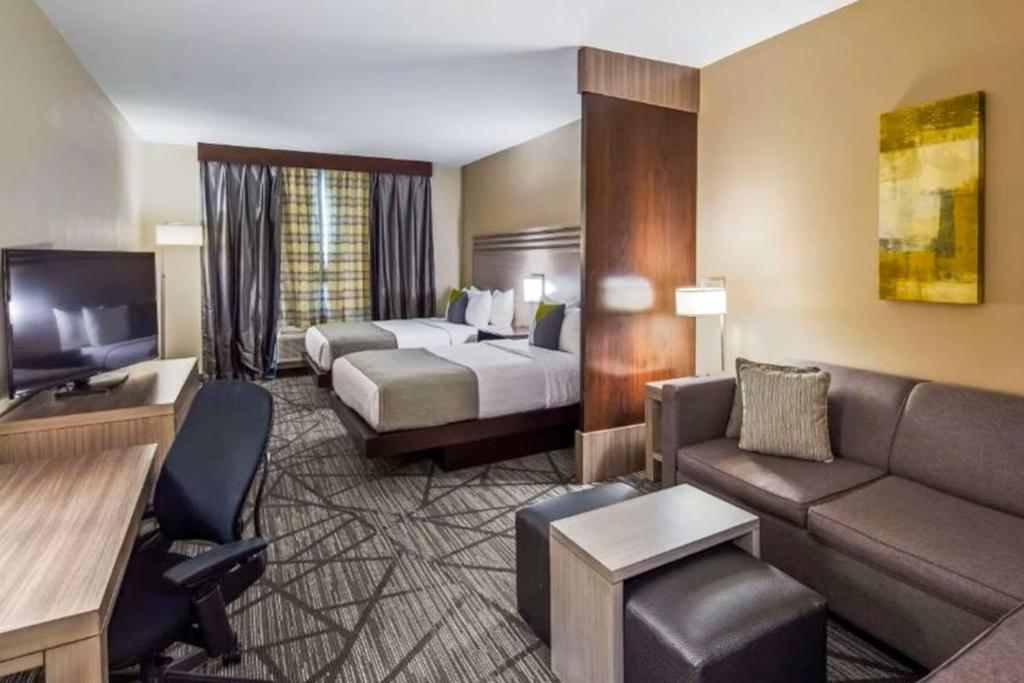 Comfort Inn & Suites Houston I-45 North - IAH - One Room Suite With Two Queen Beds - Non Smoking