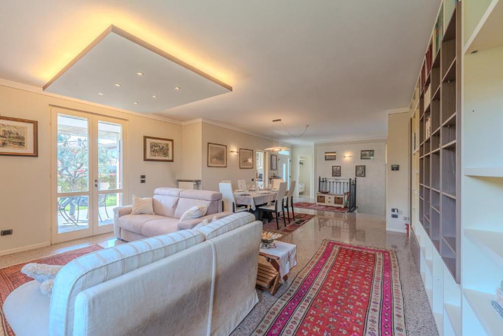 Villa Garibaldi with Private Garden - Villa