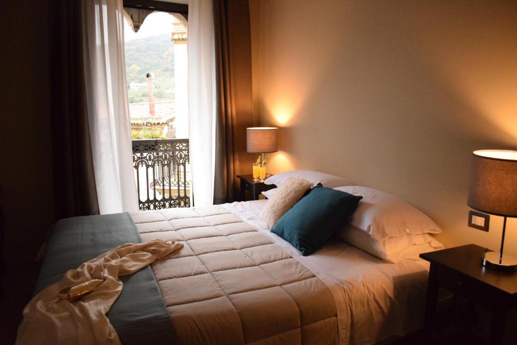 Cento Tari' Guest House - Habitación Triple Con Balcón