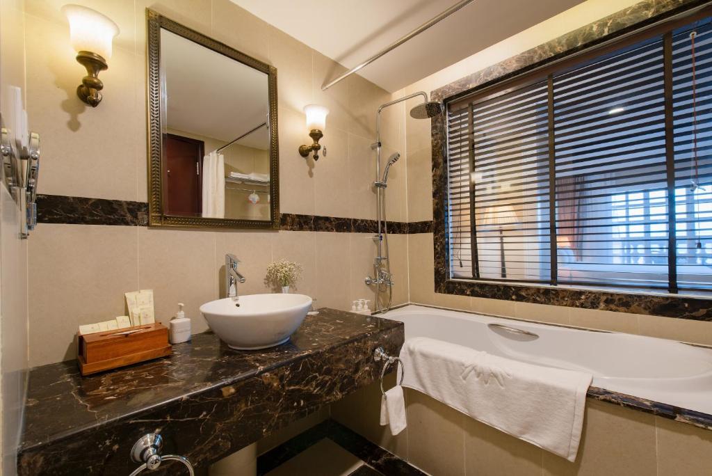סאנרייז נה טראנג ביץ׳ הוטל אנד ספא Sunrise Nha Trang Beach Hotel & Spa – תמונה 7
