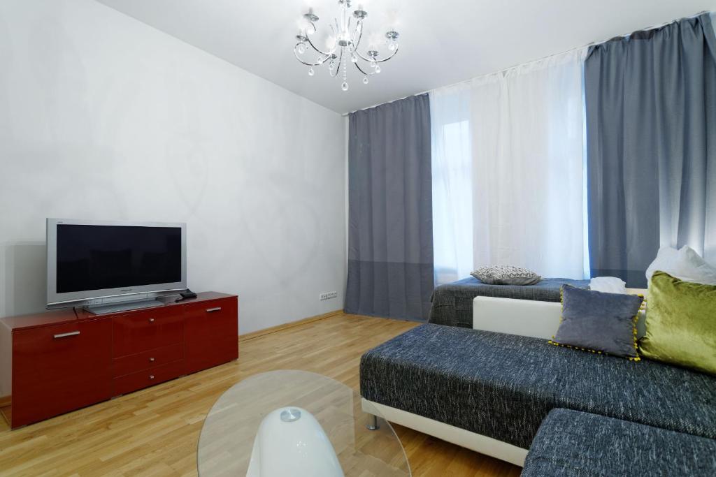 Grand Central Mitte Apartment - Deluxe Three-Bedroom Apartment With Living Room