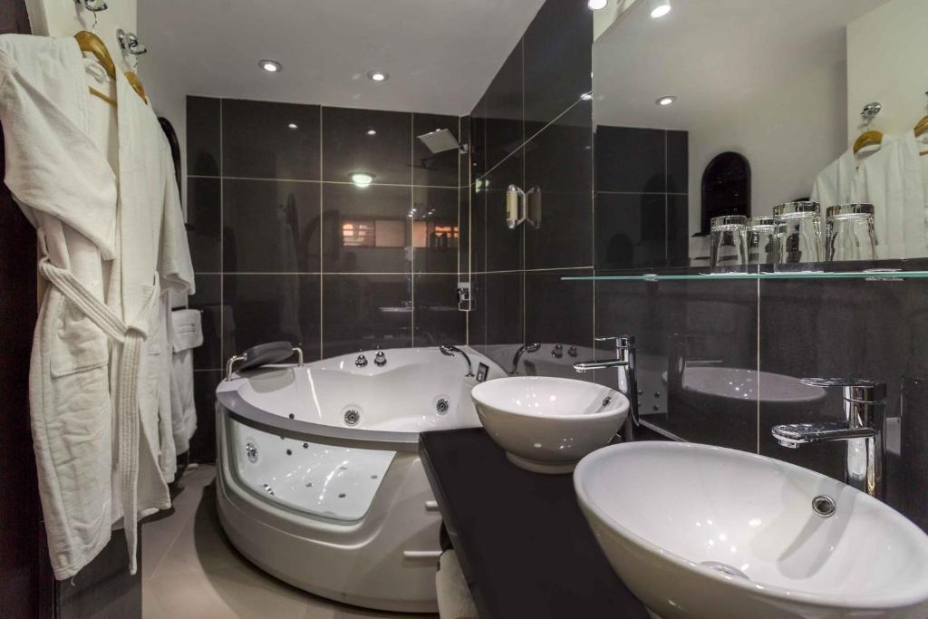 Koupelna v ubytování Illa Hotel
