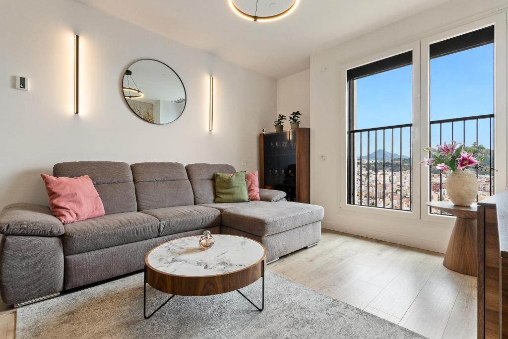 Urban Sky Malaga - Modern Two Bedroom Apartment with Cathedral View
