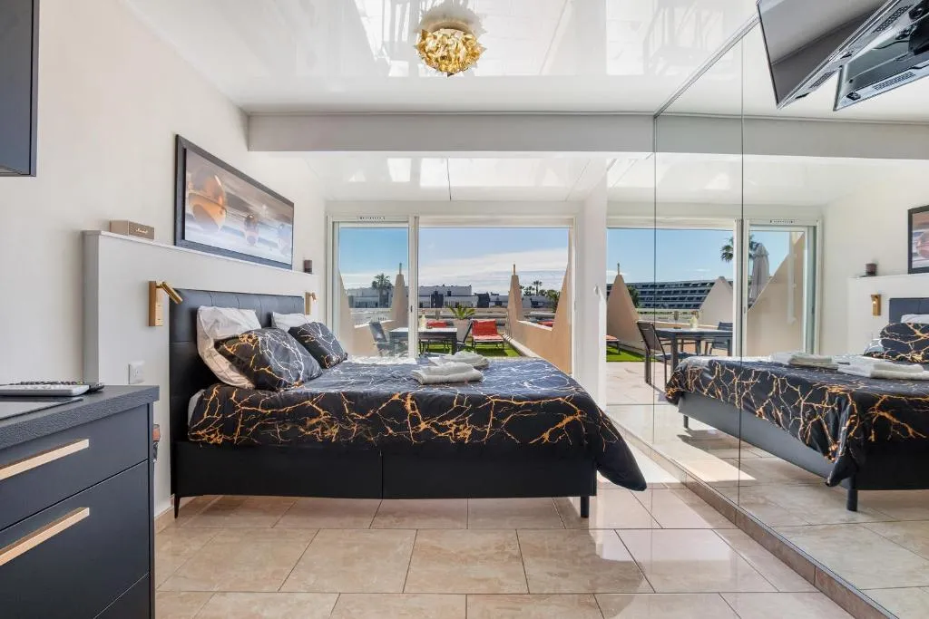 glamour golden suite