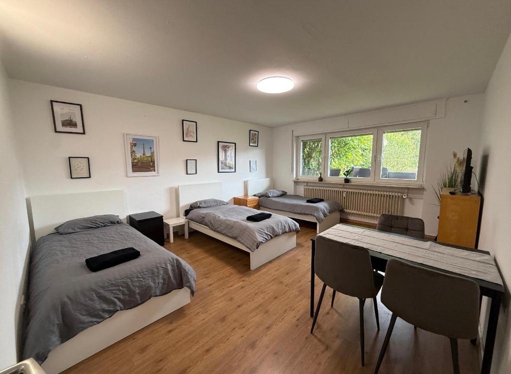 Wohnung Niedernhausen 60 qm 7 Einzelbetten Stellplatz