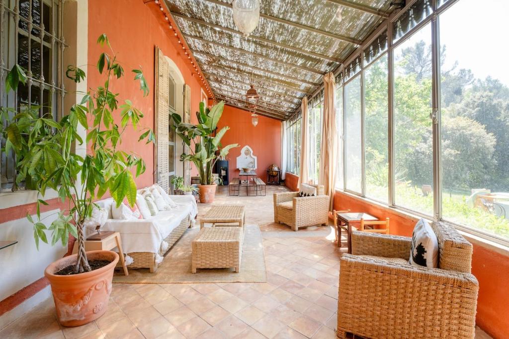 Charming Provencal house with pool