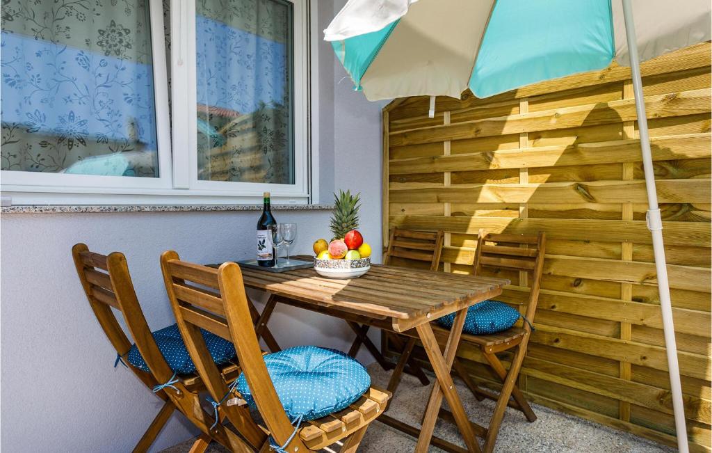 Lovely Apartment In Krk With Wifi