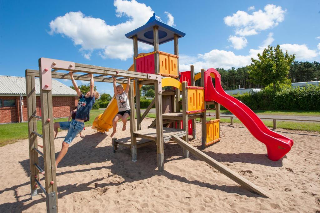 Herní místnost nebo prostor pro děti v ubytování Frederikshavn Nordstrand Camping & Cottages