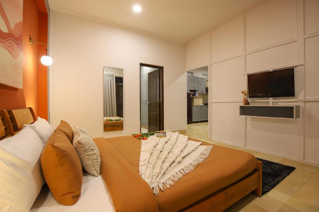 BedChambers Serviced Apartments, Sushant Lok - 