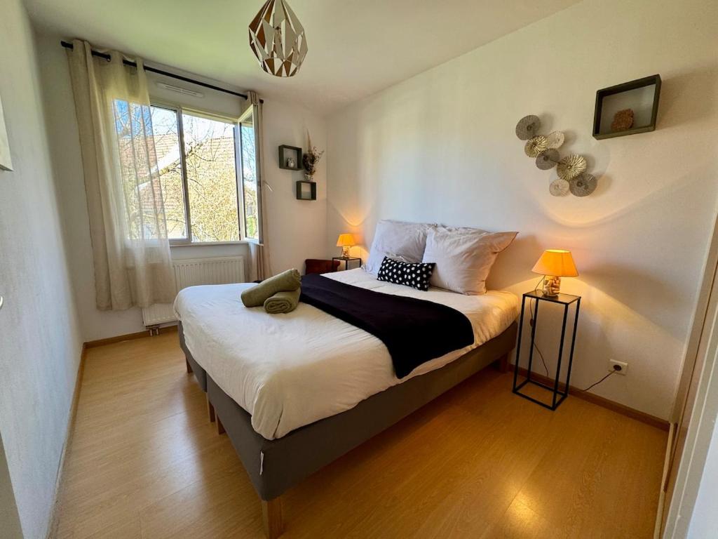 Maison spacieuse au calme avec jardin et parking – photo 7