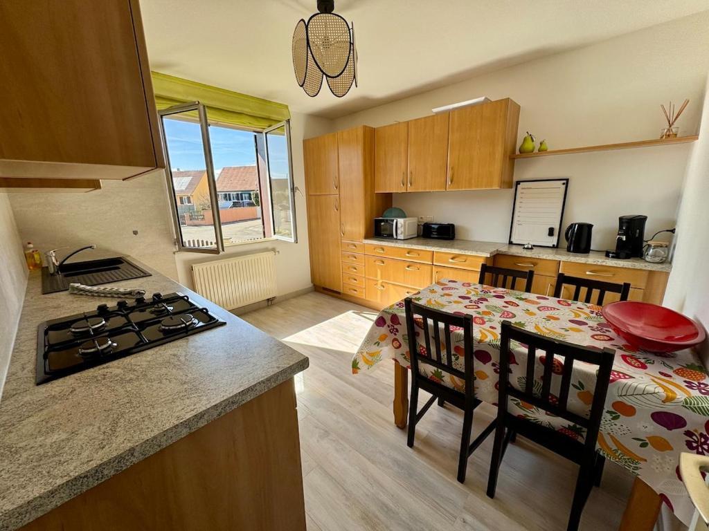 Maison spacieuse au calme avec jardin et parking – photo 12