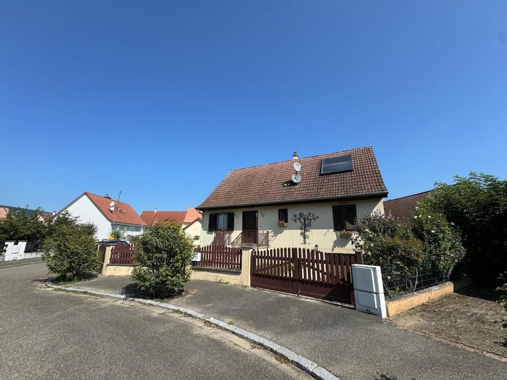 Maison spacieuse au calme avec jardin et parking – photo 26