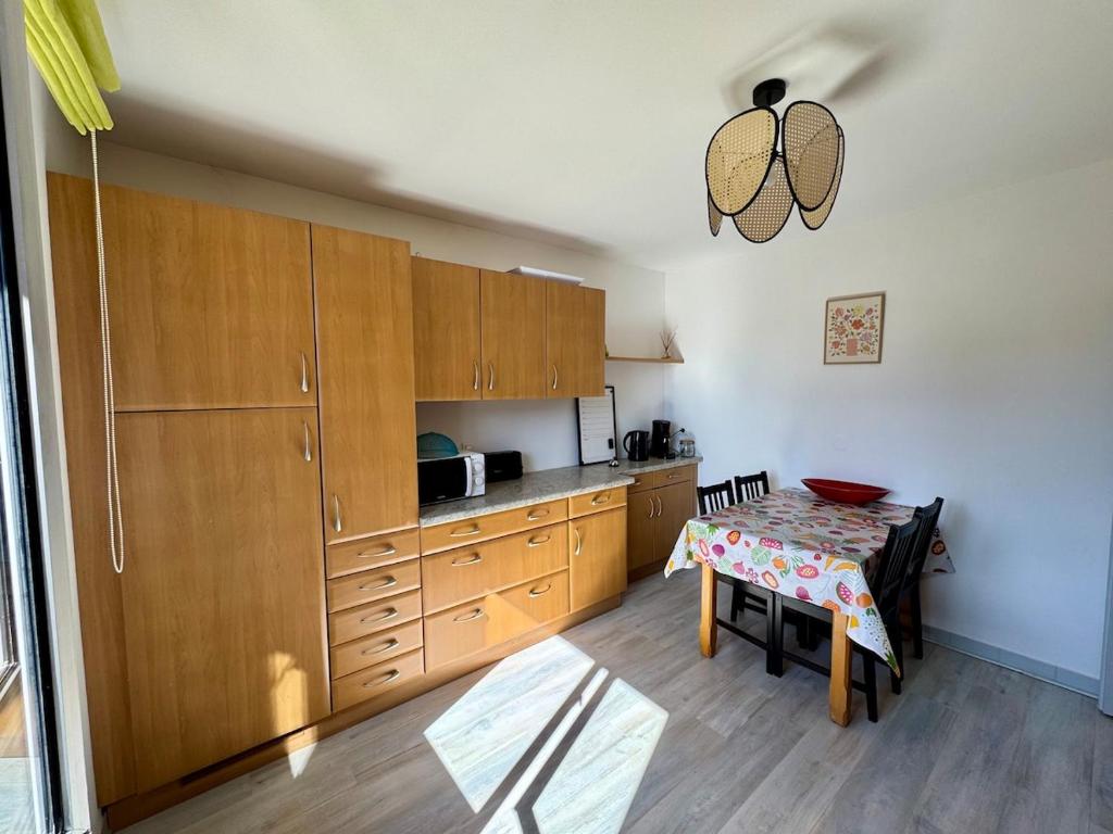 Maison spacieuse au calme avec jardin et parking – photo 34