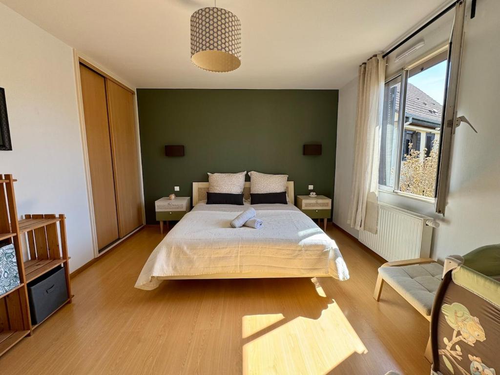 Maison spacieuse au calme avec jardin et parking – photo 2
