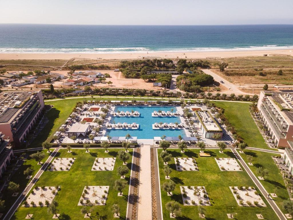 an aerial view of a resort with the beach at Vila Gale Lagos in Lagos