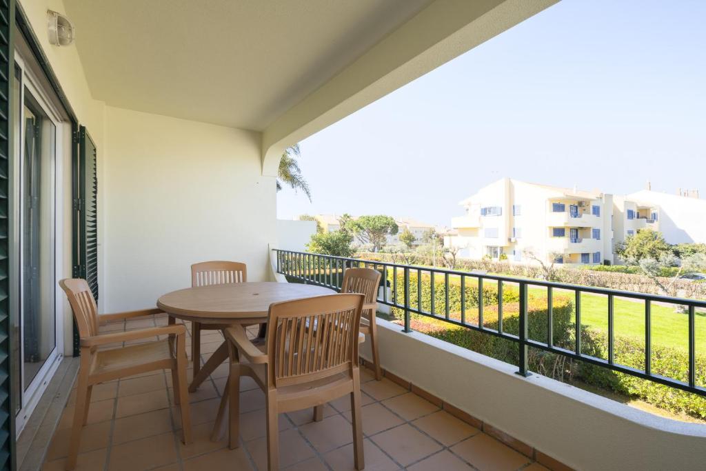 Melias apartment - 2 br apartment whit pool by HD