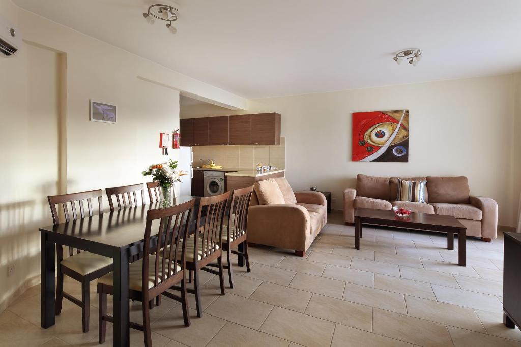 Chloraka Terrace Apartments - Квартира с видом на море