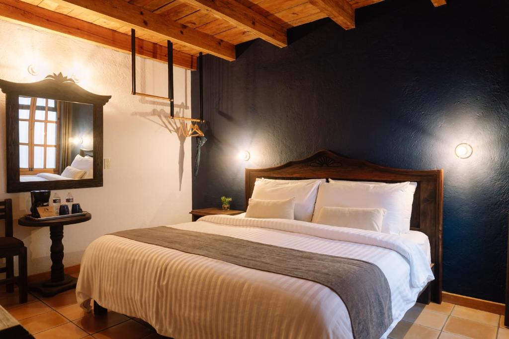 Docecuartos Hotel - Housity