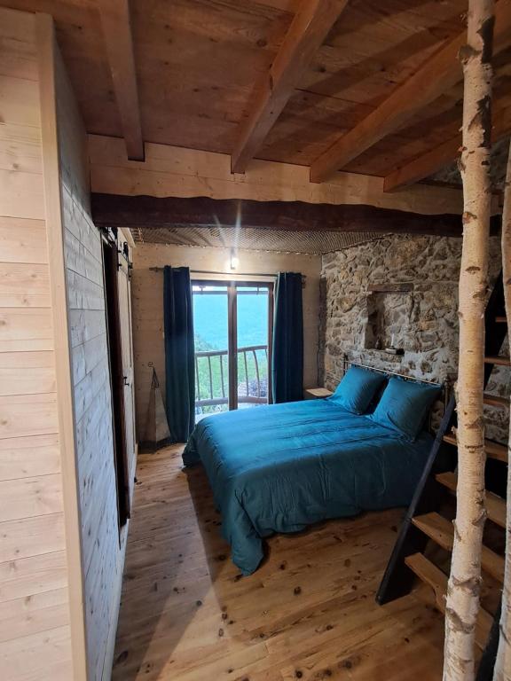 Les cimes de Cabus - maison indépendante de caractère avec vue sur la montagne et filet suspendu à Saurat France