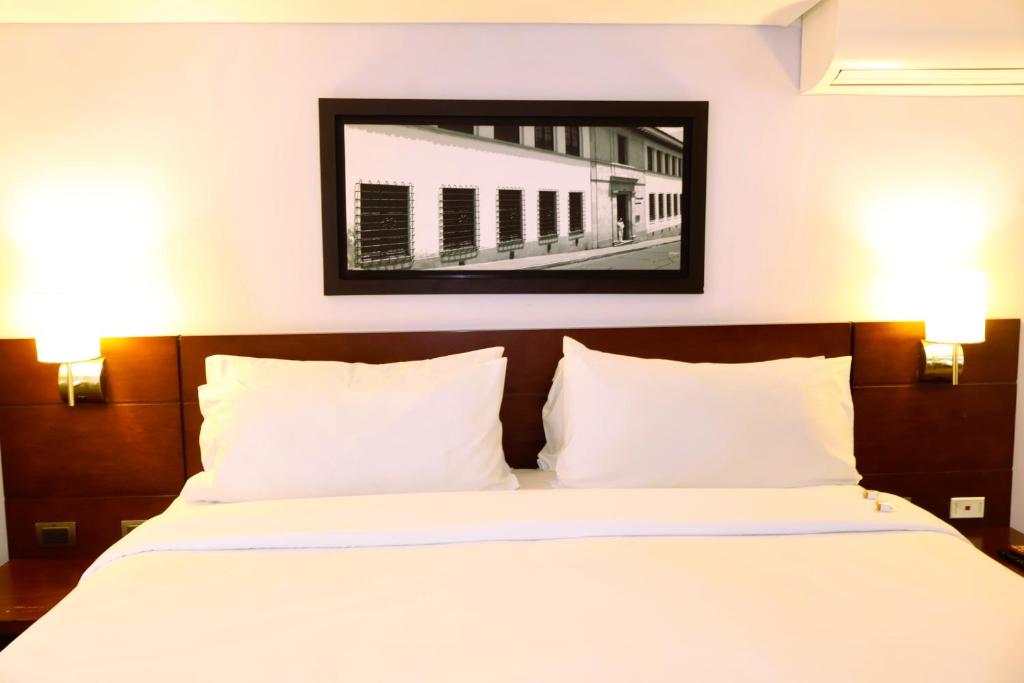 Travel Proud Radisson Bogota Metrotel - 1 Kingsizebed, Suite, Bovenverdieping