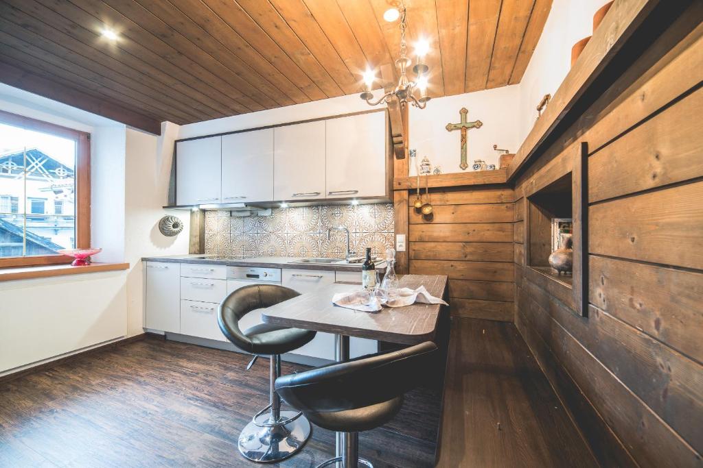 Kuchyň nebo kuchyňský kout v ubytování Schneggnheisl - Appartement
