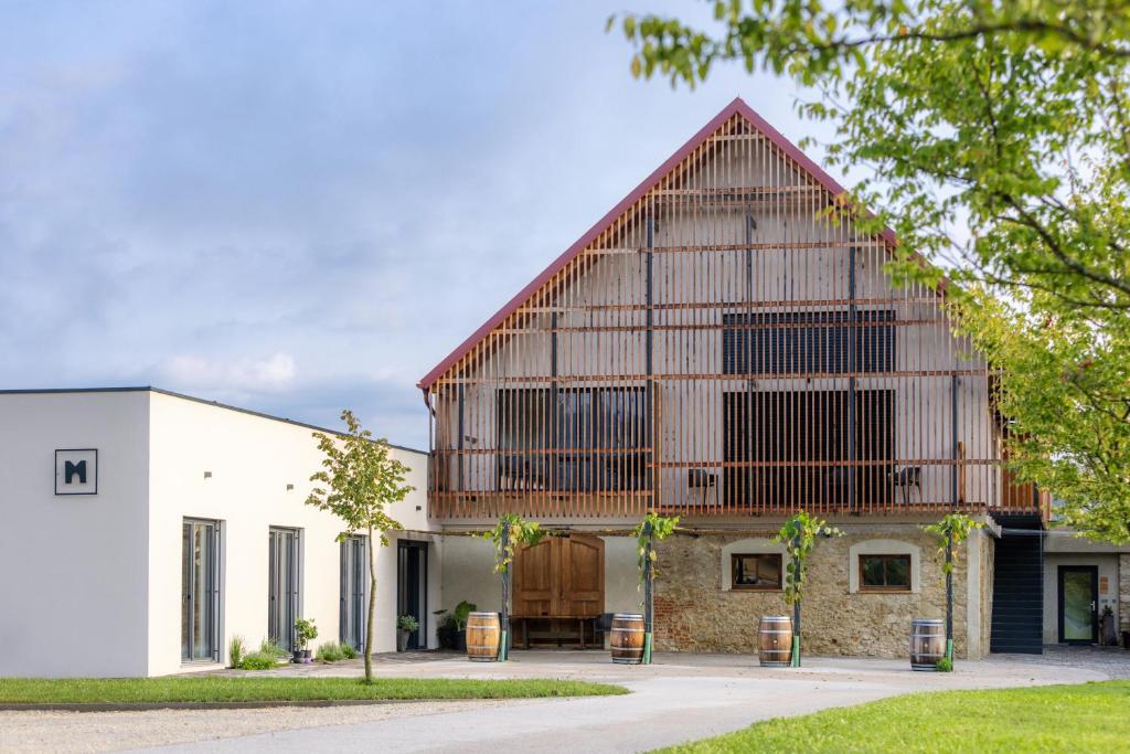 WINERY AND APARTMENTS MAROF