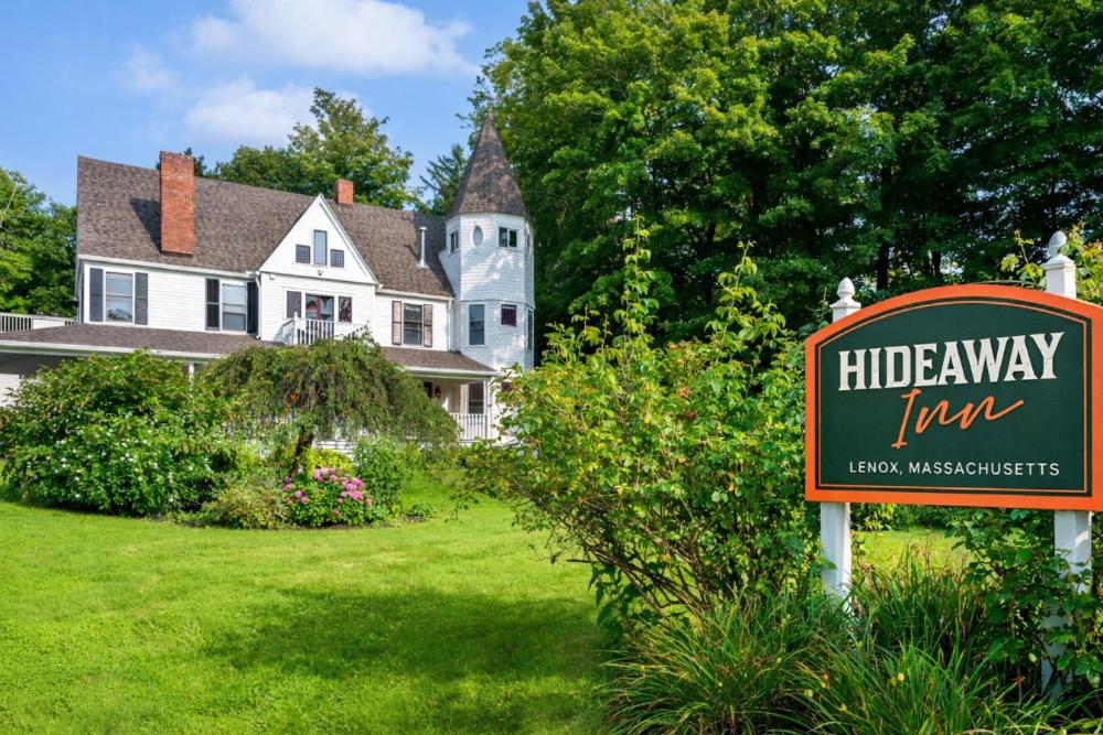 Gallery image of Hideaway Inn Lenox in Lenox