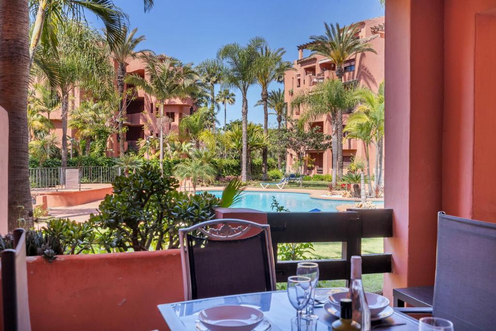 Superb Family Friendly Apt Short Walk to Beach