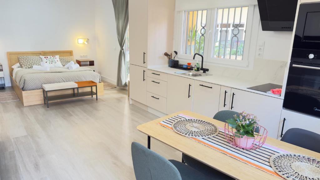 Modern Loft, 10 min Walk to Malaga Old Town