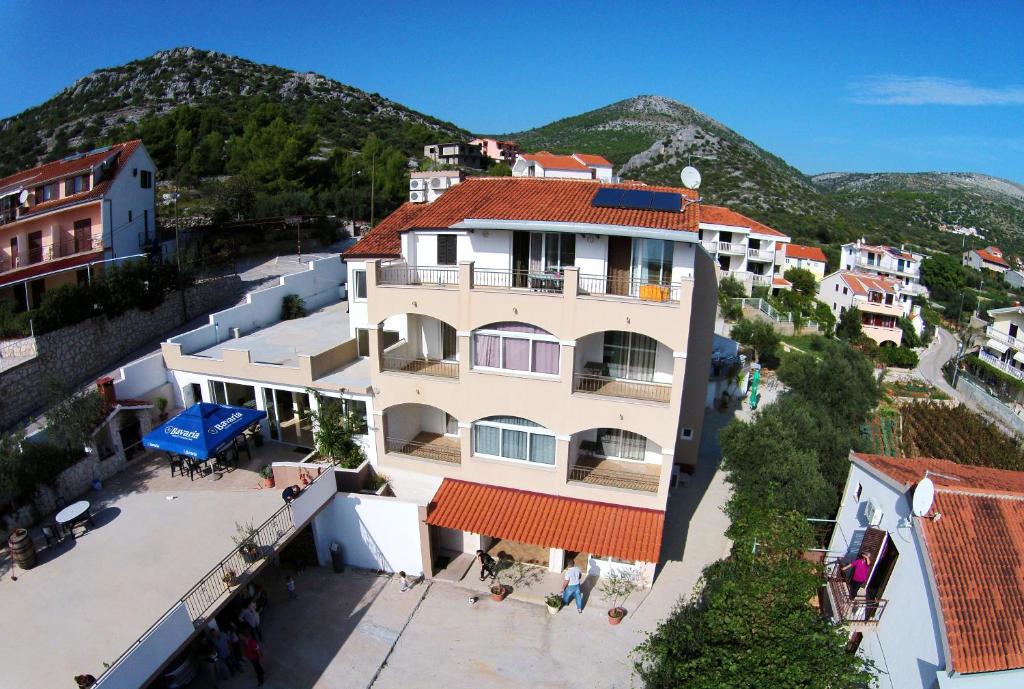 Nespecifikovaný výhled na hory nebo výhled na hory při pohledu z apartmánu