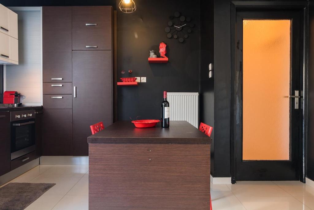 Spacious apartment 100m2 at Acropolis next to Plaka