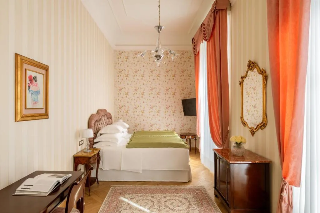 Classic Double Room with Park View