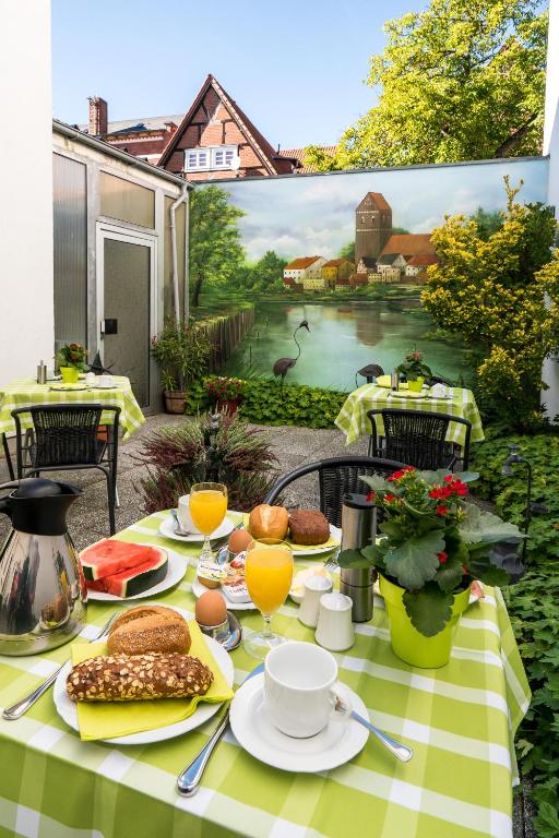 Jídlo v hotelu nebo okolí