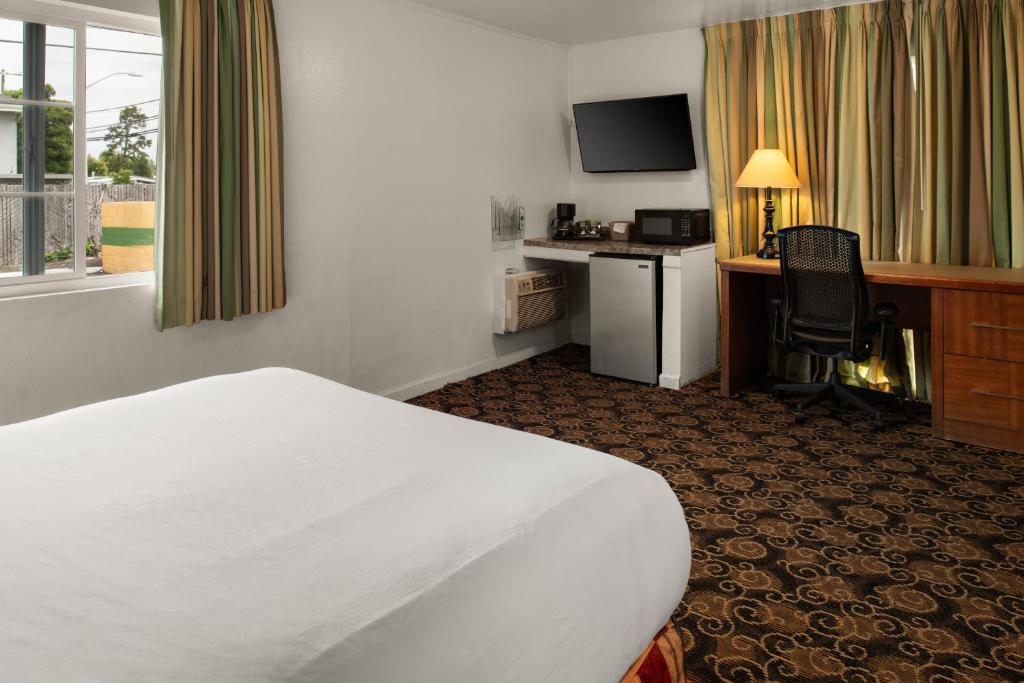 Granada Inn - 