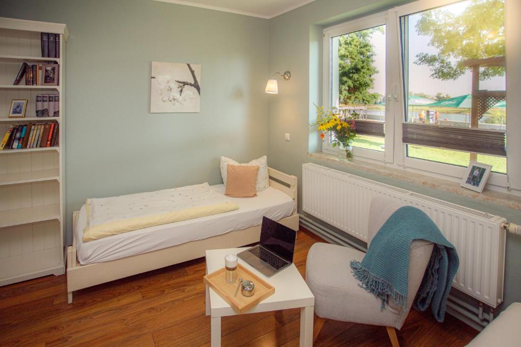 WELTRAD Bed&Bike Hostel am Fluss - mit eigenem Bad! - Housity