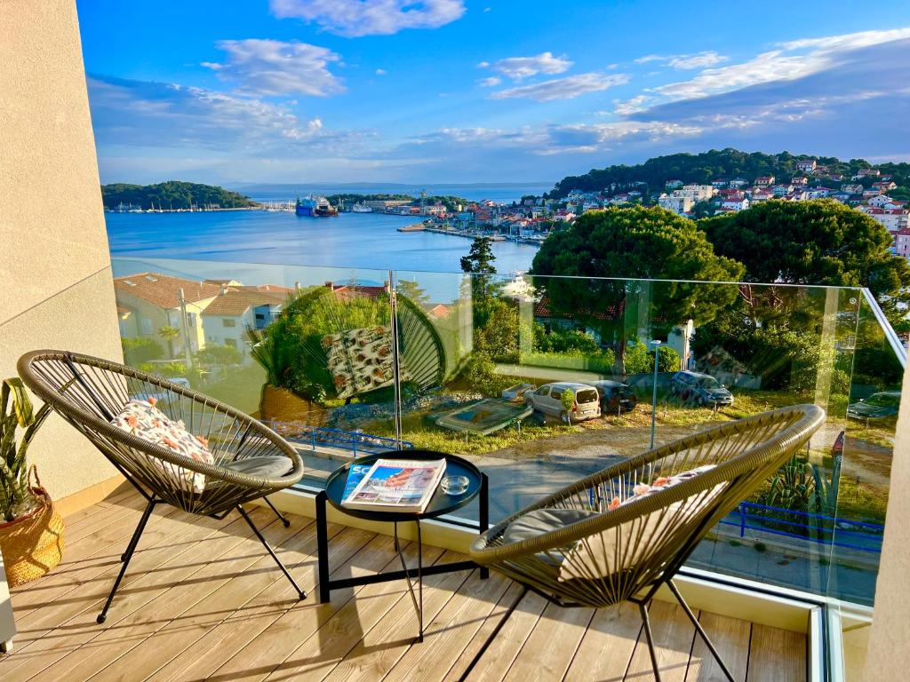 Beautiful view apartment with garage space