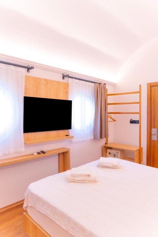 Sunmed Lodge - 