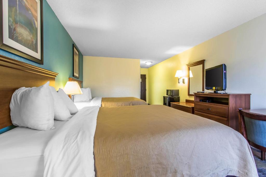 Baymont by Wyndham Memphis I-40 - Suite Con 2 Camas Grandes - No Fumadores