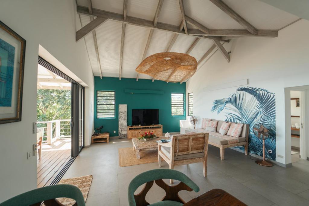 2 BR. Panoramic Lagoon View Villa: Poolside paradise, gourmet kitchen - photo 5 - Bora Bora, Polynésie