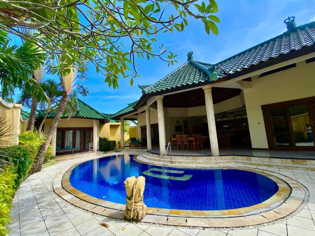 Bali Emerald Villas - Three-Bedroom Villa With Private Pool