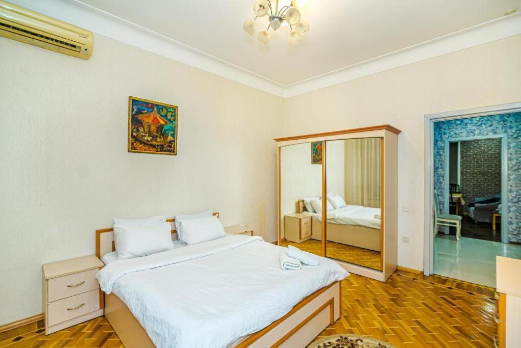 فضای داخلی Classic Apartment Nizami در باکو - تصویر ۳