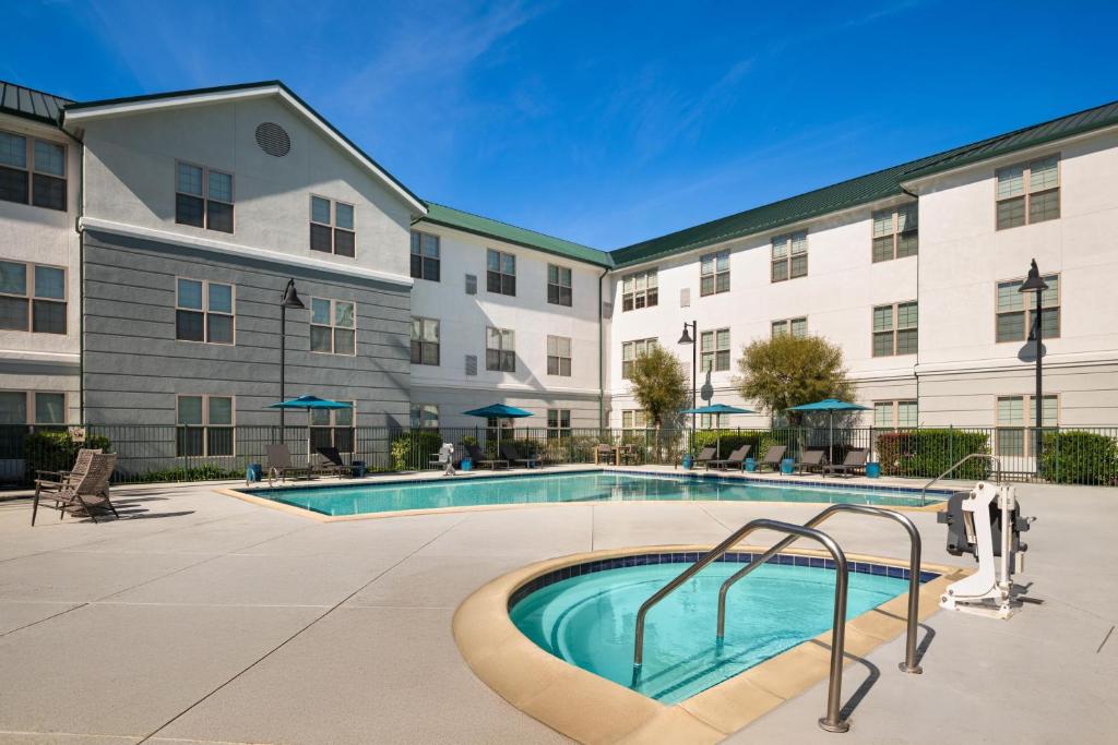 Homewood Suites by Hilton Sacramento Airport-Natomas photo