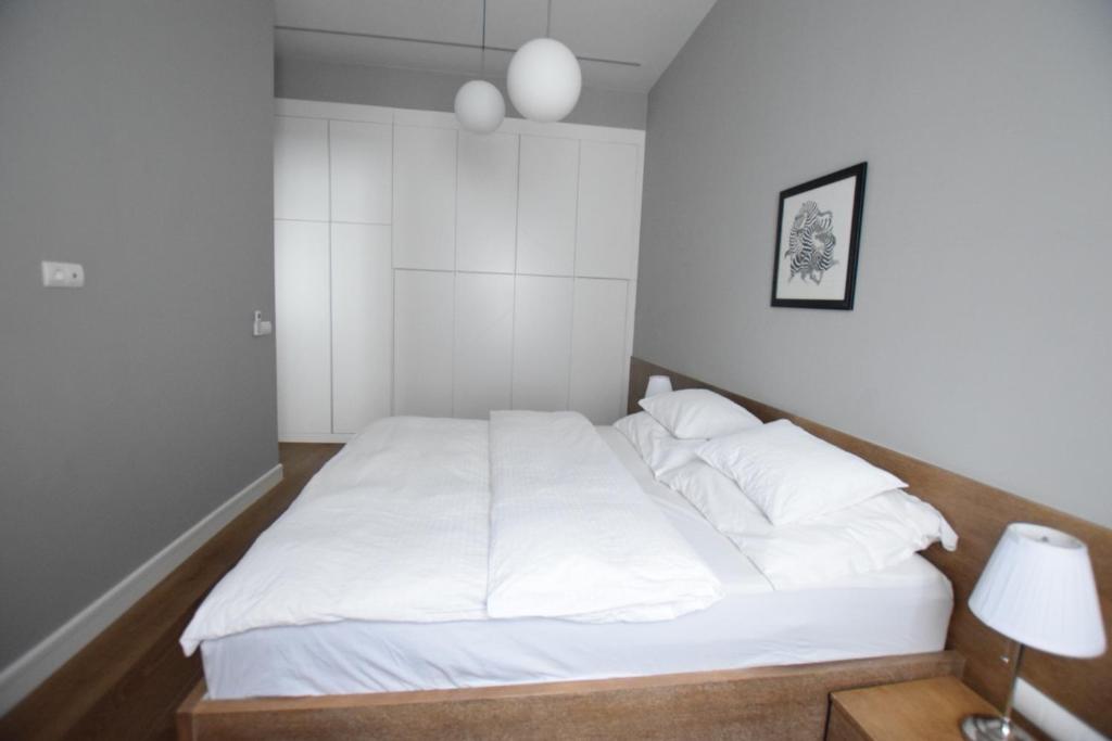 Luxury Apartment by Hi5 - Szervita Suite - Deluxe Apartment