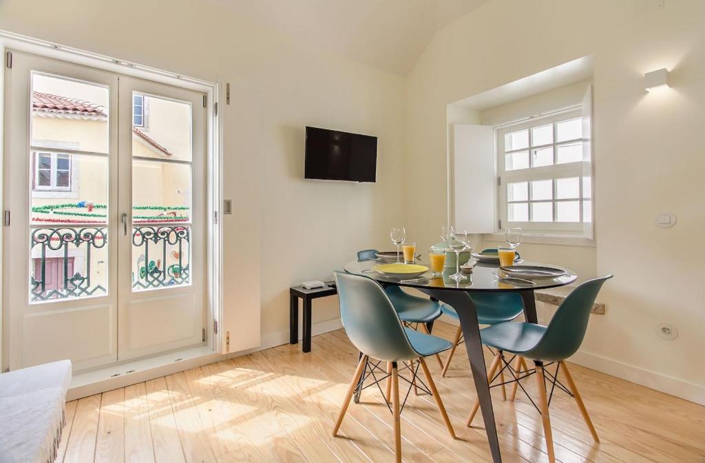 Design Apartment in Typical Alfama