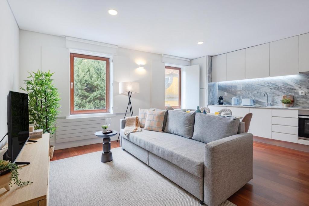 1BR with Balcony | Porto Urban Flats